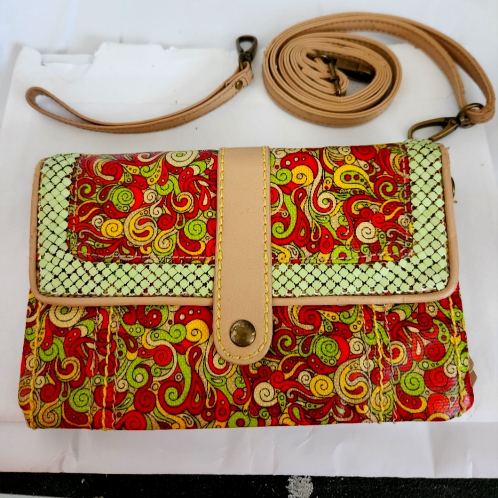 Sakroots cross body\wristlet